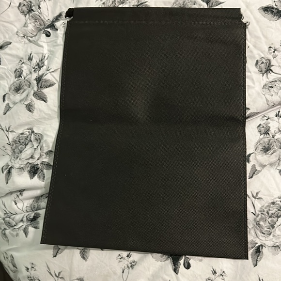 Valentino dust bag 12x16 inch - Picture 2 of 3